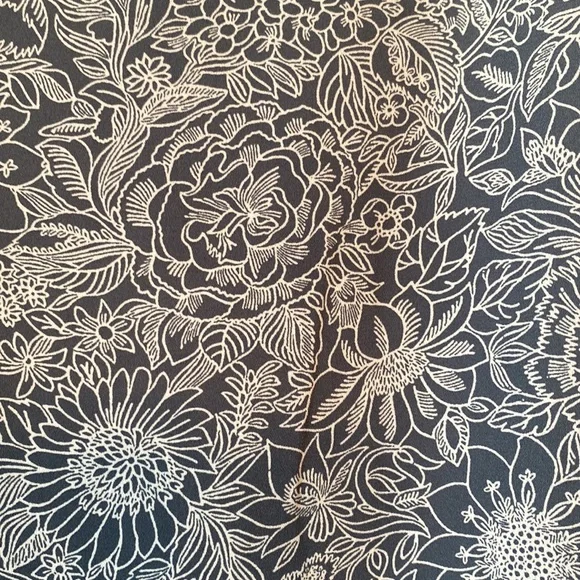 Loft Ruffled Floral Print Top - Picture 4 of 10